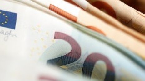 Еврото достигна най-ниското си ниво спрямо долара от май 2017 г.