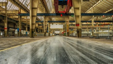 Оптимизъм с предупредителни сигнали в бизнес наблюденията през лятото