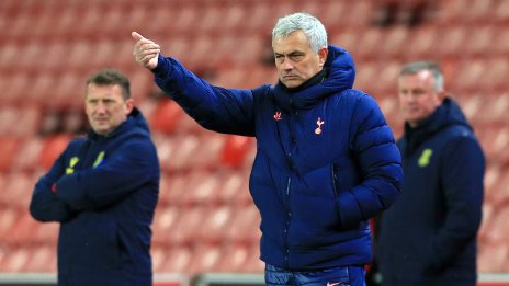 Напускането на Фенербахче от Моуриньо донесе на инвеститорите 26 млн. долара