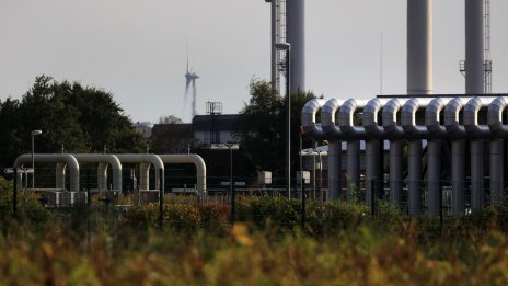 Газът в Европа поевтинява до най-ниското си ниво от близо два месеца