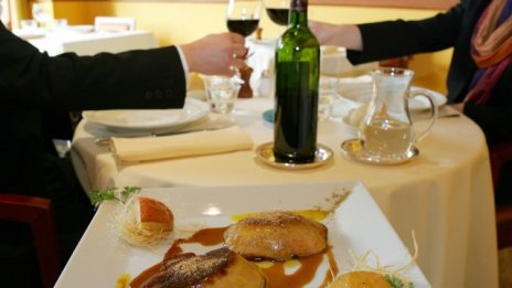 Елитните ресторанти в Япония вдигат тост за Шиндзо Абе  