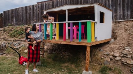 Уволнени родители започват вълна от съдебни битки в САЩ