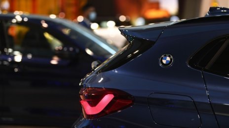 BMW представи своя изцяло електрически SUV модел iX