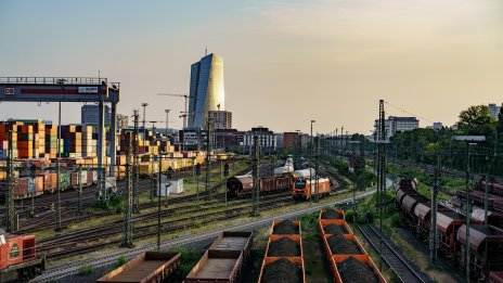 Водещите германски институти понижиха прогнозите си за растежа през 2026 и 2027 г.