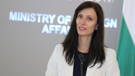 Мария Габриел: Поетапното влизане в Шенген трябва да включва и сухопътните граници*