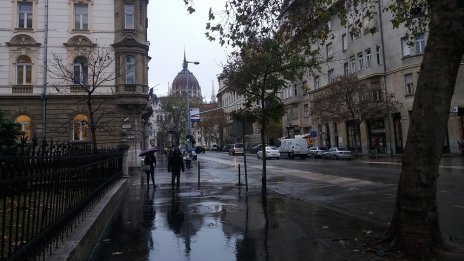 ЕС все още се въздържа да използва тежката артилерия срещу Унгария