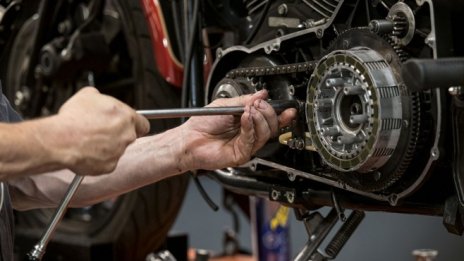 Активността в сектора на услугите в САЩ се забавя рязко през декември