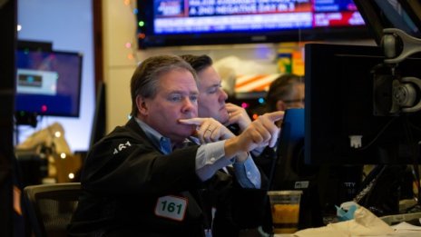 Протоколите на Фед помрачиха настроенията сред инвеститорите на Wall Street