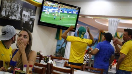 Футболната еуфория прикрива икономическите проблеми на Бразилия 