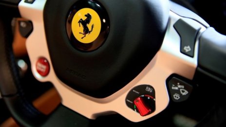 Във Ferrari вече работят върху електрическа суперкола