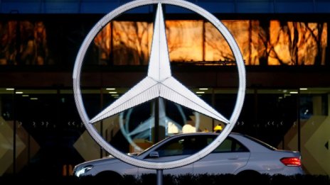 Звездата на Daimler затъва все по-дълбоко в Дизелгейт