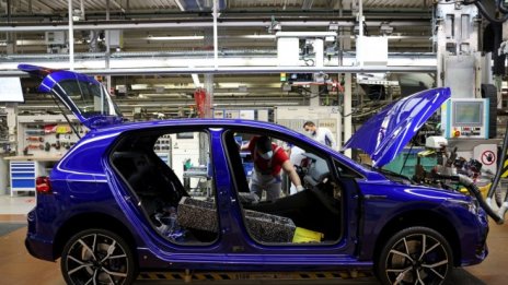 Как Volkswagen се справя с нарастващите цени на суровините 