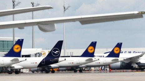 Авиокомпаниите се чудят как да върнат хората в самолетите