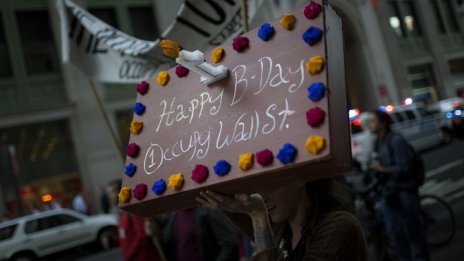 Гледайте GameStop, спомнете си за AOL