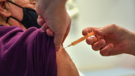 Johnson & Johnson: С една доза от ваксината ни постигаме до 72% ефективност