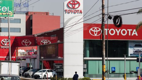 Toyota инвестира още 328 млн. долара в производство на хибридни пикапи в Мексико