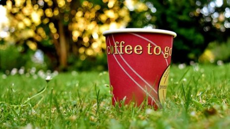 Великобритания с мерки срещу използването на чаши за еднократна употреба