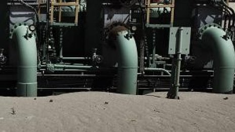 Либийските бунтовници продадоха петрол за 100 млн. долара