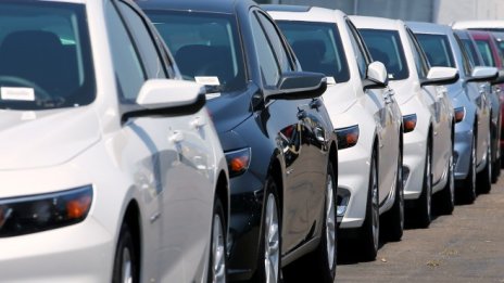 Продажбите на автомобили в Западна Европа отчитат спад с 8,3% за ноември