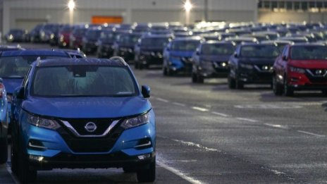 Nissan търси преднина пред конкурентите във Великобритания с по-мощни батерии