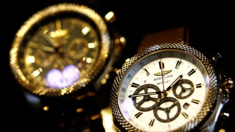 Износът на швейцарски часовници се насочва към едногодишен спад