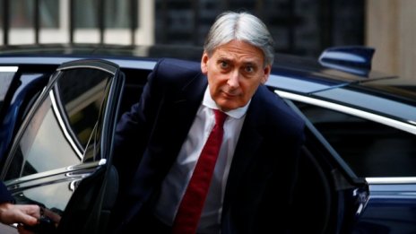 Хамънд: Оставането в ЕС е най-добрият вариант за икономиката