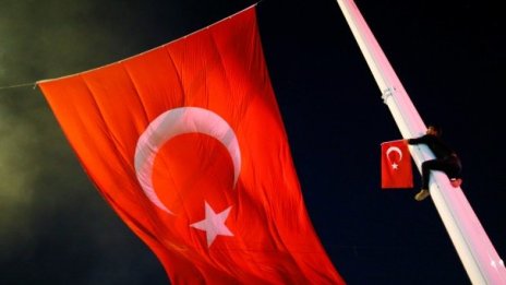 Над 35 хил. души са били арестувани при разследването на опита за преврат в Турция