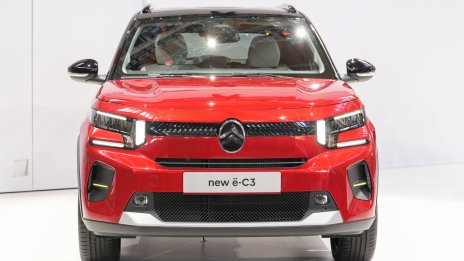 Stellantis отвръща на китайската инвазия с най-евтиния европейски електромобил