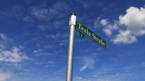 Икономическият министър на Бранденбург е оптимист за завода на Tesla