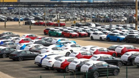 Stellantis преустановява производството си в Русия