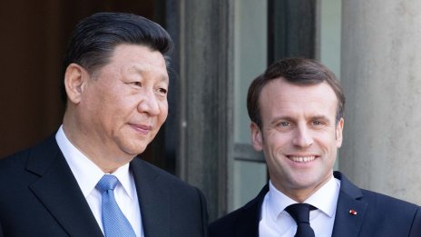  Макрон помоли Си Дзинпин да помогне за връщането на Путин в реалността
