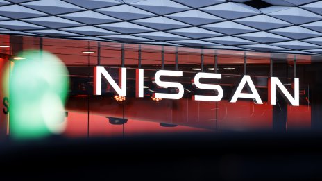 Група влиятелни японци ще търси инвестиционно обвързване между Tesla и Nissan