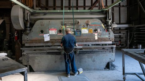 Безработицата в България се застопорява през 2024 г., но остават клъстери с по 20-30%