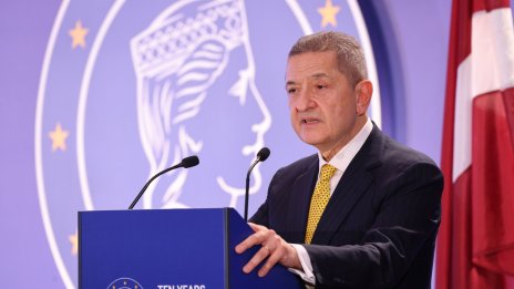 Панета: Европа не трябва да използва еврото като оръжие