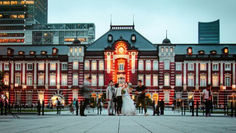 Токио залага на приложение за запознанства в битката с демографската криза