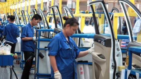 Бизнес активността в китайската промишленост с първи ръст от ноември насам