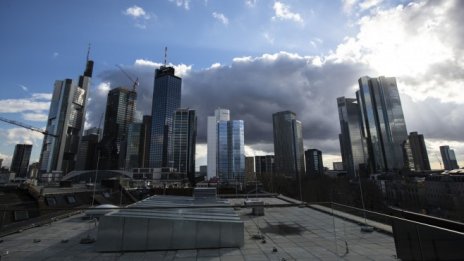 Основна лихва за междубанковото финансиране в ЕС падна до рекордно дъно