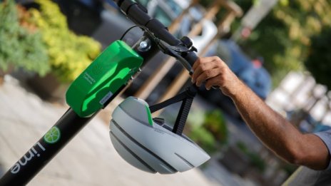 Скутерите на Lime пак ще се движат в София