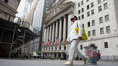 Dow започва седмицата с понижение от над 130 пункта*