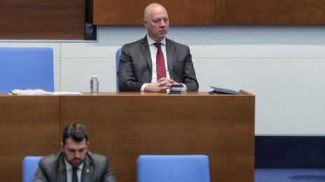 Дебатите около вота на недоверие към кабинета "Желязков": Засега провалът е предизвестен