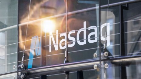 Големите играчи потънаха на борсата преди ребалансирането на Nasdaq 100