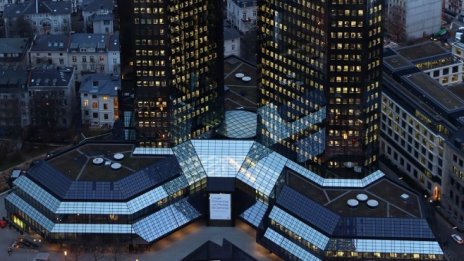 Deutsche Bank увеличи капитала си с 8 млрд. евро