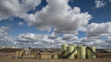 Петролът е напът да прекрати двуседмичната си серия от загуби*