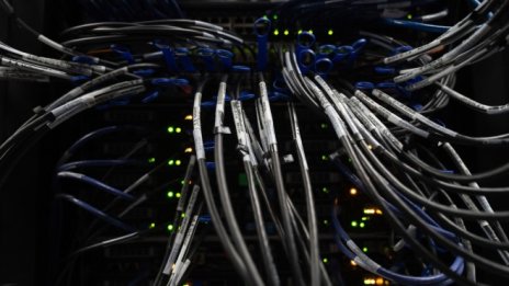 Big Tech налива милиарди в проучвания на изкуствения интелект