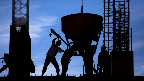 Имотната криза в Китай застрашава да повлече надолу стоманената индустрия