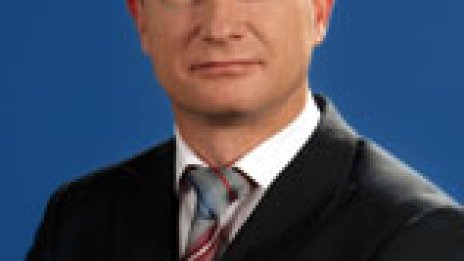 Хю Фрейзър: Средният сегмент при имотите ще се възстановява поне три години