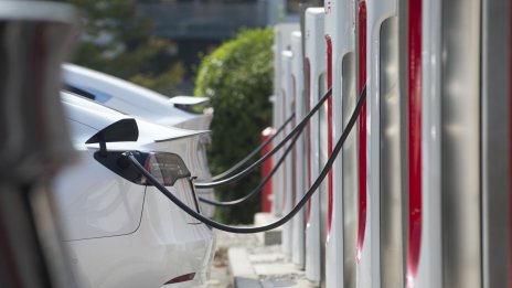 Приходите от продажби на електромобили през 2023 г. ще достигнат 462 млрд. долара