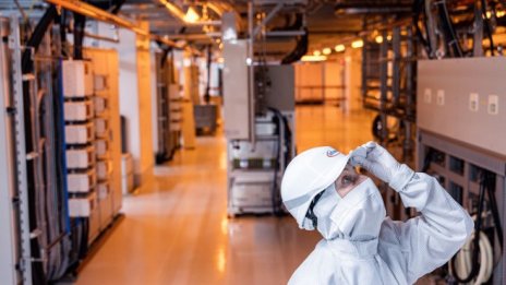 Какво е по-трудно да се намери от чиповете? Оборудването за тях…