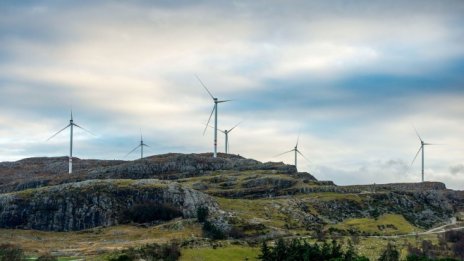 Войната в Украйна по-скоро ще ускори зеления преход, отколкото да го забави