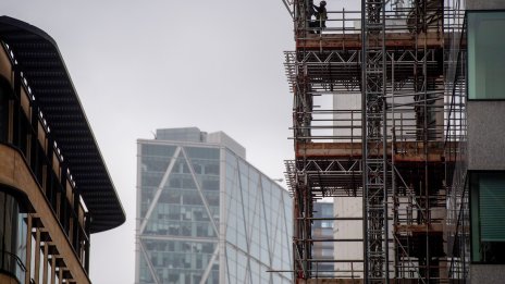 Британската икономика се е свила през октомври &ndash; сигнал за слаб край на годината